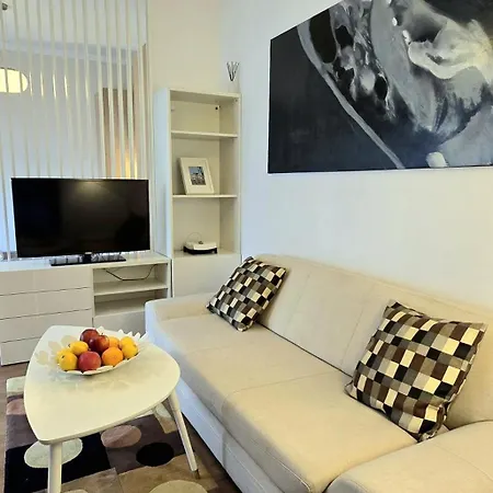 Neptun Old Town By Triapart شقة *